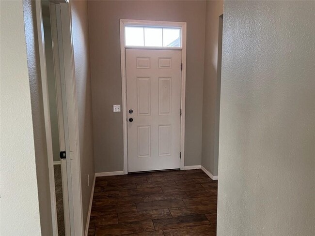 Building Photo - 3101 Brushwood Ave