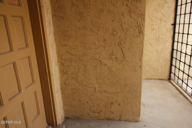 Building Photo - 10711 Ivanhoe Dr