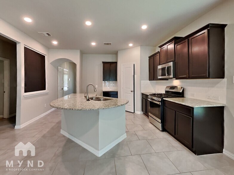Building Photo - 13849 Bellows Path