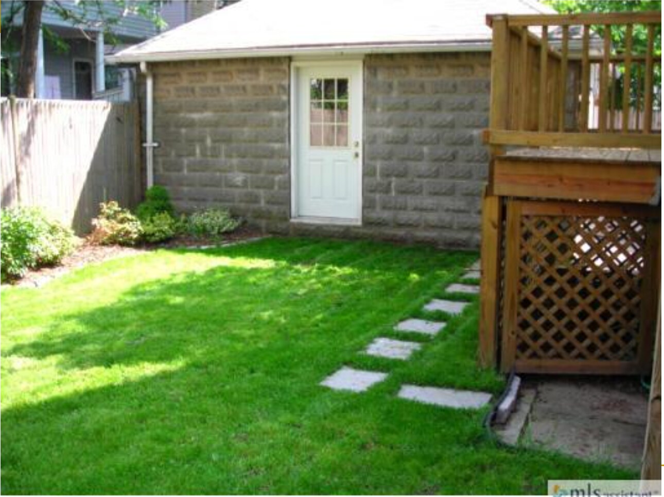 Building Photo - 30 Manning St