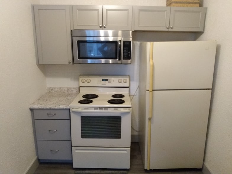 Building Photo - 17-17 W 5th St