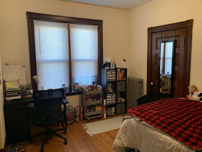 Building Photo - No Brokers Fee, One Month Rent-Free, Central Mission Hill Location. In-Unit Washer and Dryer.