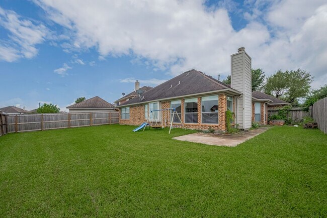Building Photo - 311 N Esplanade Ln