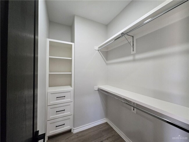 Building Photo - 19 Cragon Rd