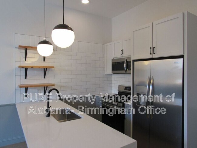 Primary Photo - 2212 Morris Ave
