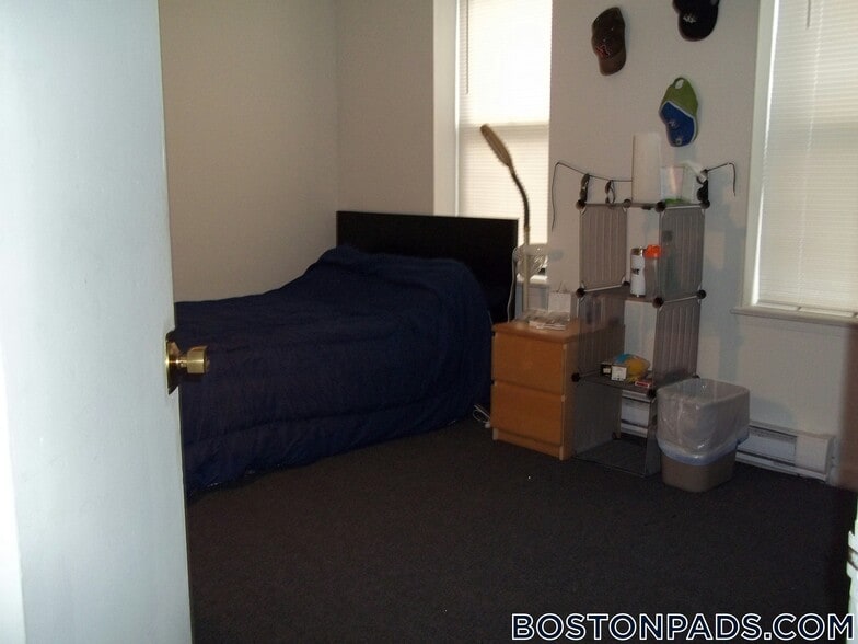 Building Photo - 776 Columbus Ave