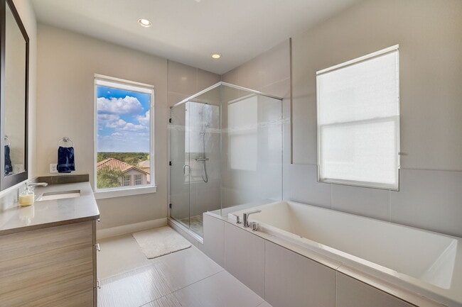 Building Photo - 6205 Seville Dr