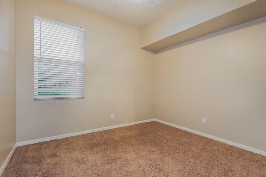 Building Photo - 619 Wave Crest Cir