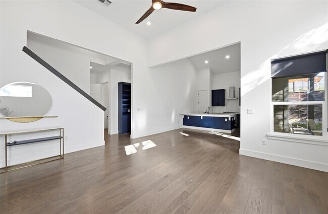 Building Photo - 904 Catalpa St