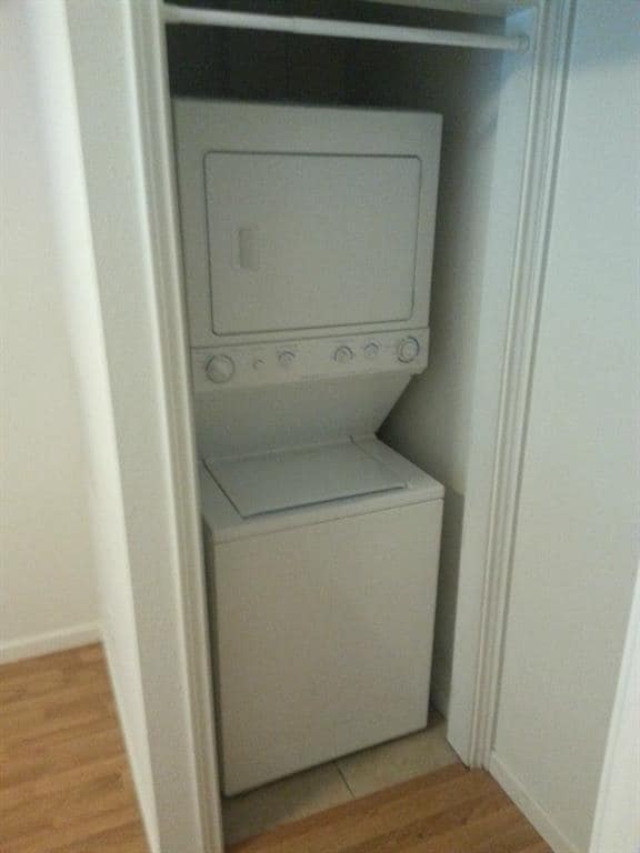 Building Photo - 2710 S 1st St