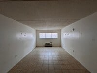 Building Photo - 1 Bedroom Condo