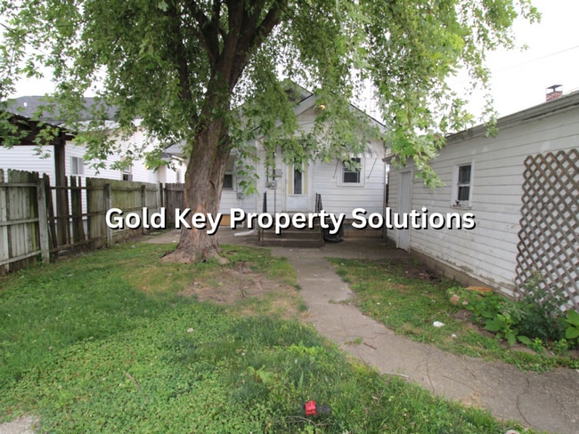 Building Photo - Adorable 2 BR 1 BA House with Garage and C...