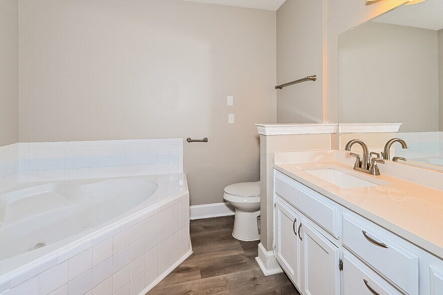 Building Photo - 5493 Kindle Creek Dr