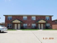 Building Photo - 2807 Cantabrian Dr