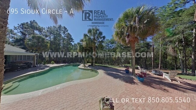 Building Photo - 695 Sioux Cir