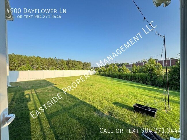 Building Photo - 4900 Dayflower Ln