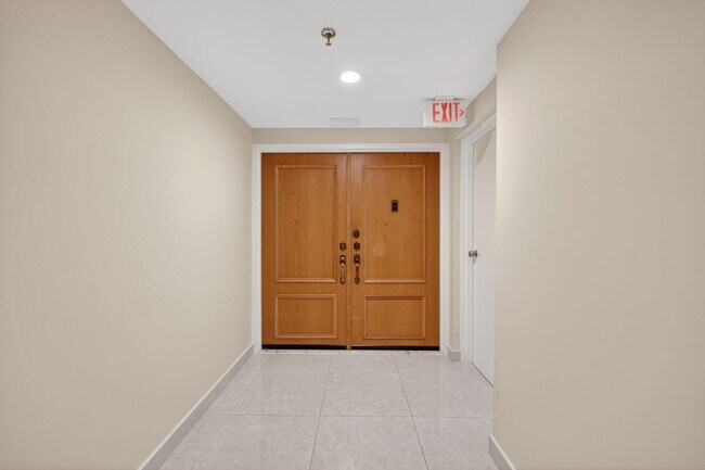 Building Photo - 9960 S Ocean Dr