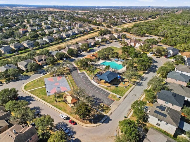 Building Photo - 4431 Oak Roset