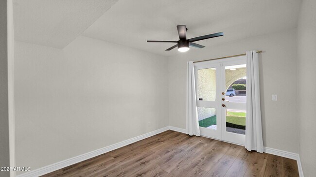 Building Photo - 7500 N Vía Camello Del Sur