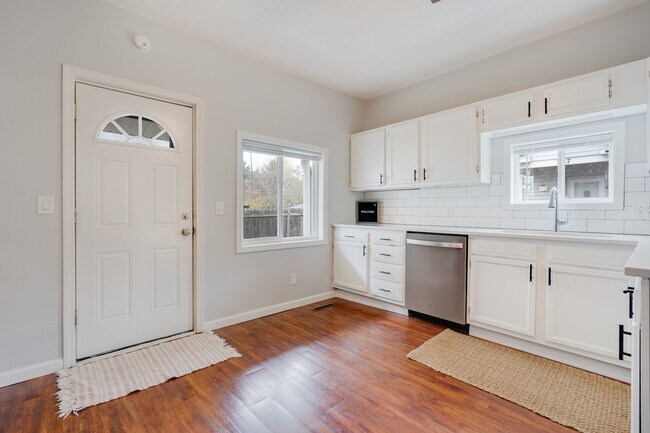 Building Photo - 385 Stryker Ave