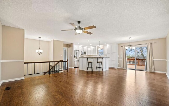 Building Photo - 3 Bed + Complete basement in Maryville