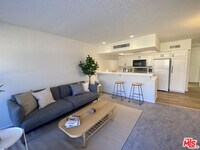 Building Photo - 1655 E Palm Canyon Dr