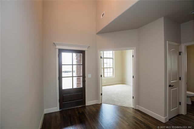 Building Photo - Beautiful Yorktown Home in Highly Desired Bixby West  School