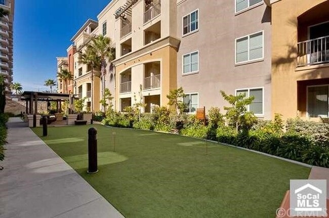 Building Photo - 2403 Scholarship