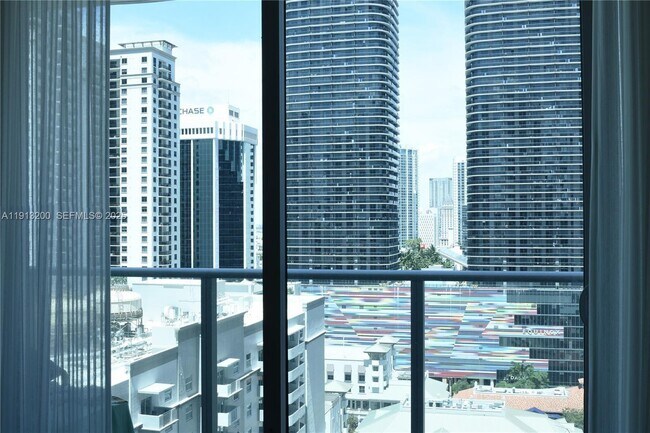 Building Photo - 1100 S Miami Ave