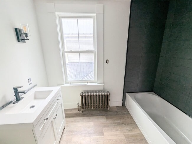 Building Photo - 417 Cliff St