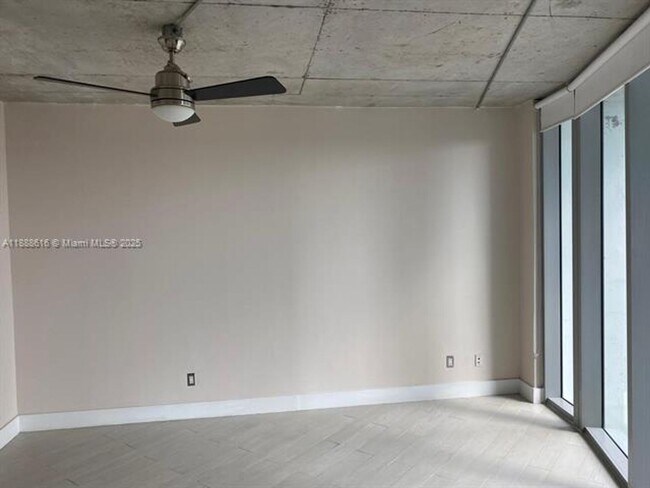 Building Photo - 690 SW 1st Ct