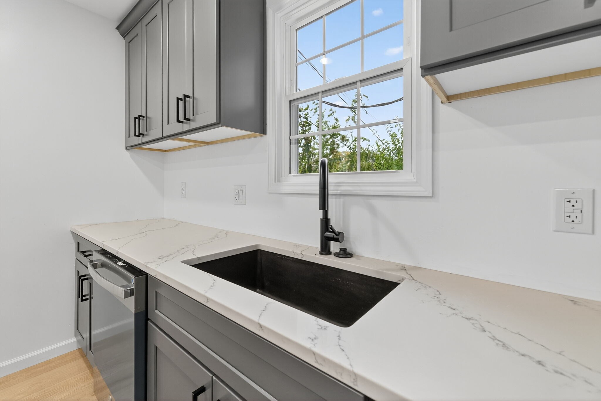 Building Photo - 1123-1125 S Ohio Ave