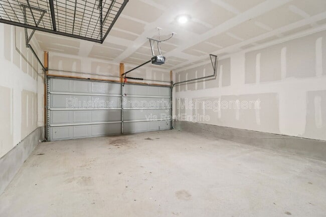 Building Photo - 11319 War Emblem