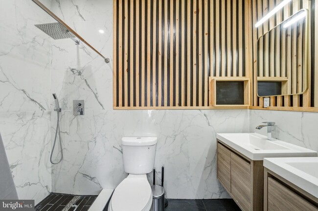 Building Photo - 268 W Duncannon Ave