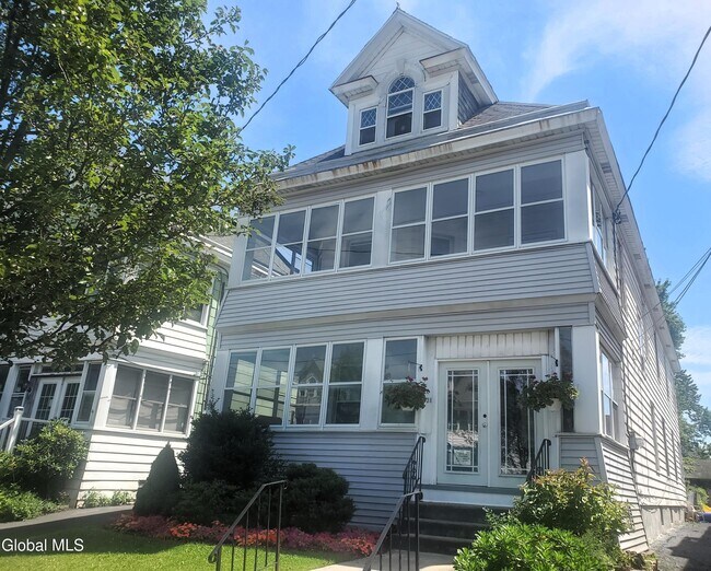 Building Photo - 38 Summit Ave