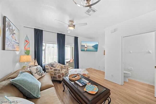 Building Photo - 10039 Poppy Hill Dr