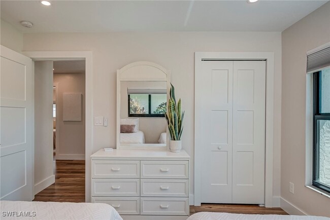 Building Photo - 577 98th Ave N