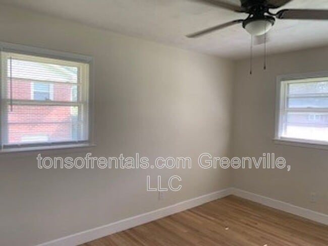 Building Photo - 106 Keloy St