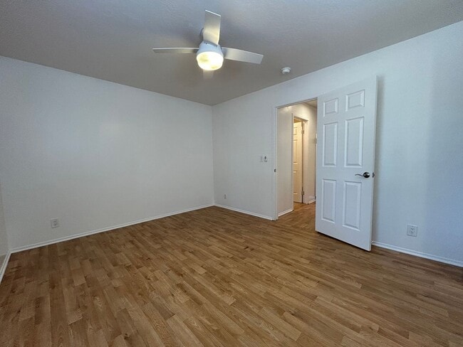 Building Photo - Bright & Updated 1BR Condo in Prime Walnut Creek Location – Vaulted Ceilings & Pool Access!