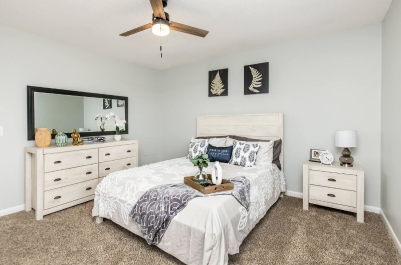 Building Photo - 600 Whispering Hills Dr