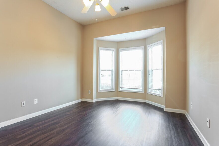 Building Photo - 75 Bellaire Ln