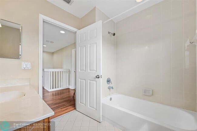Building Photo - 3808 Miramontes Cir