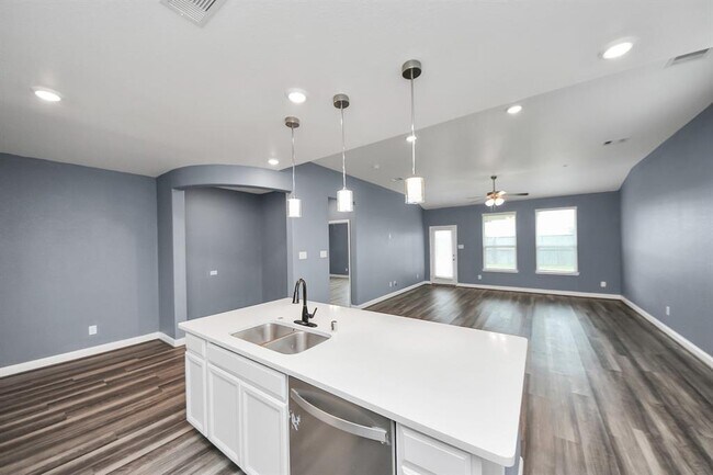 Building Photo - 931 Barstow Dr