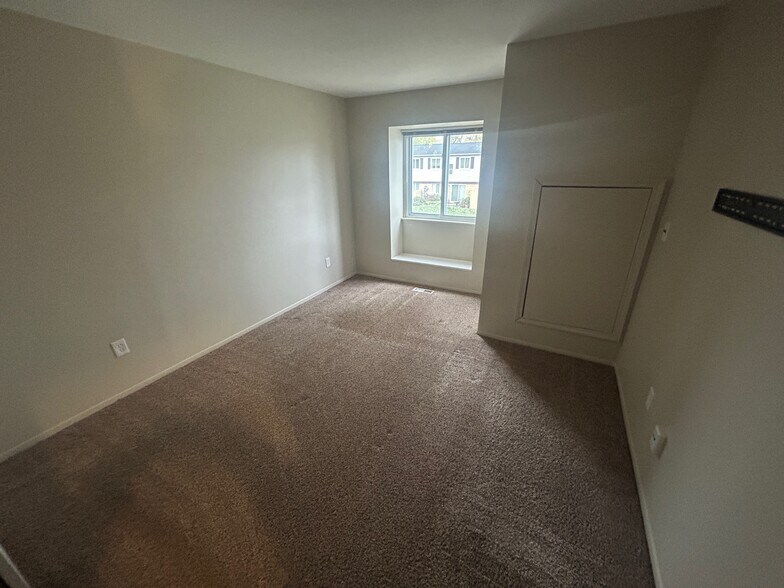 Building Photo - 41168 N Woodbury Green Dr