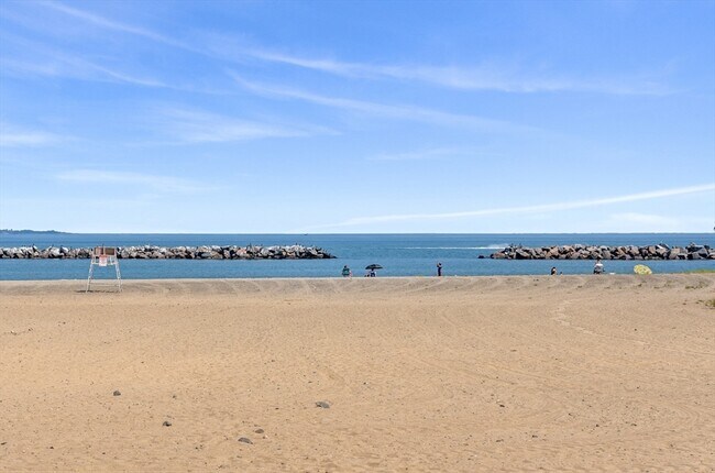 Building Photo - 51 Cutler St