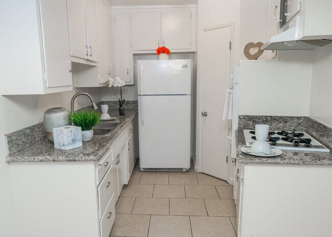 Building Photo - Euclid Luxury Investments LLC