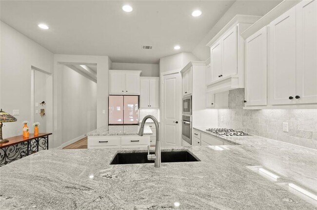 Building Photo - 111 Chinaberry Bnd