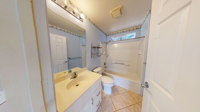 Building Photo - Spacious 3Bd/2.5Ba Single-Family Home in M...