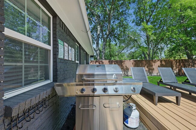 Building Photo - 13542 Purple Sage Rd