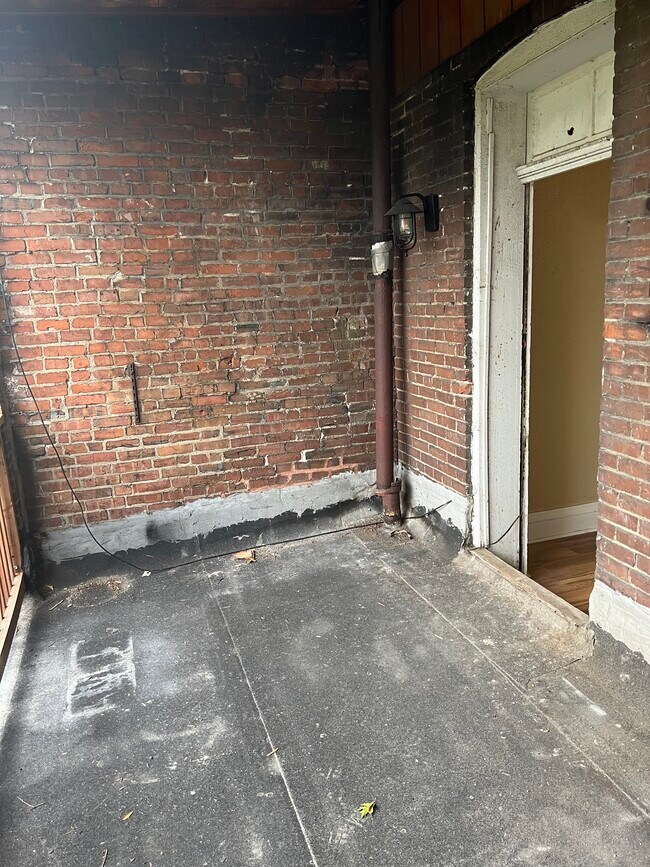 Building Photo - 3118 Miami St